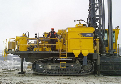 funny-girl-in-doctor-uniform